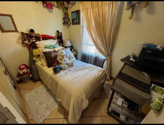 2 BEDROOM TOWNHOUSE FOR SALE IN GLEN MARAIS